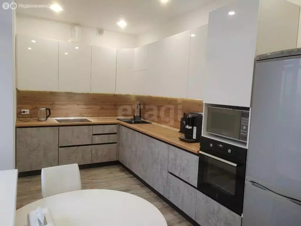 2-комнатная квартира: Благовещенск, улица Островского, 65 (97 м) - Фото 1