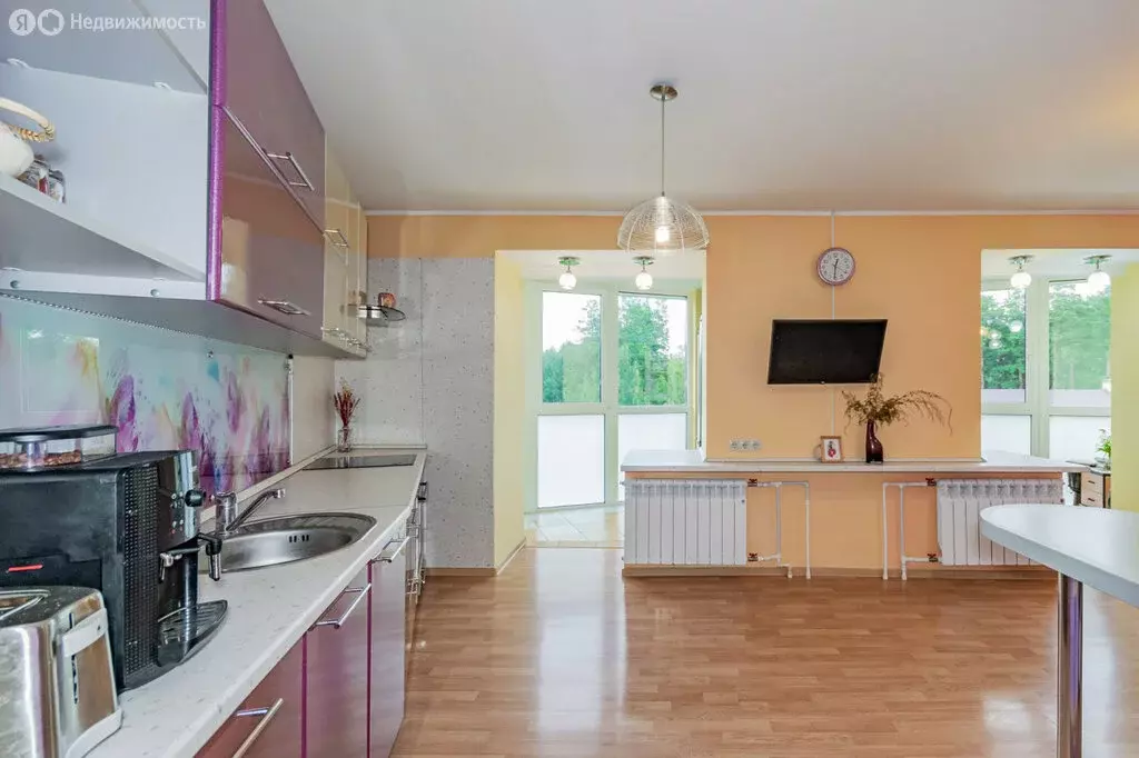 4-комнатная квартира: Екатеринбург, Круговая улица, 28 (87 м) - Фото 0
