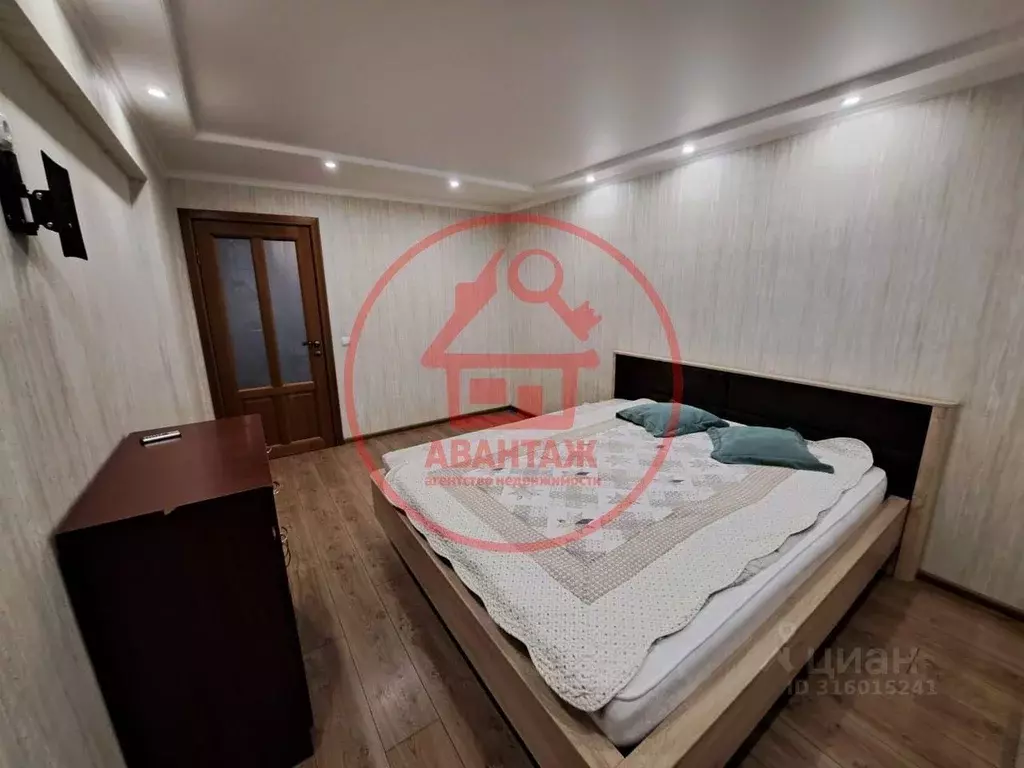 3-к кв. Краснодарский край, Армавир ул. Советской Армии, 26 (66.0 м) - Фото 1