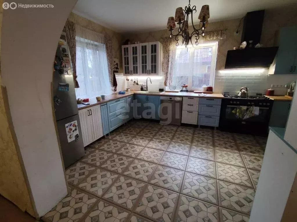 Дом в Жуков, Новая улица (270 м) - Фото 1