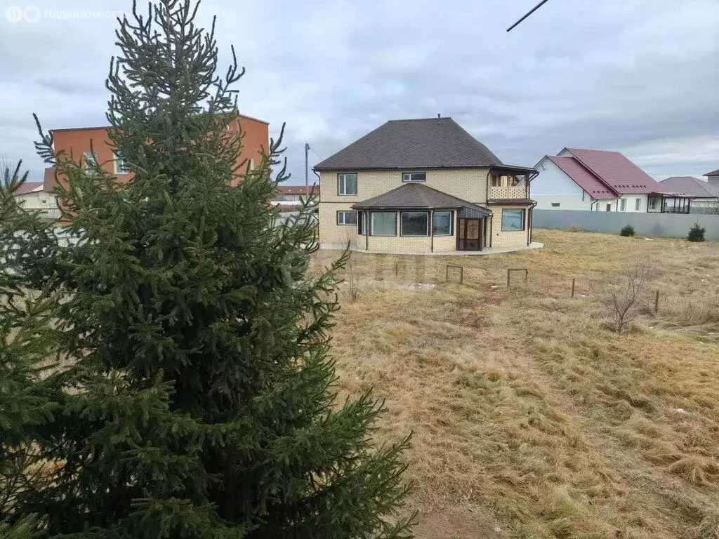 Дом в Курган, коттеджный посёлок Изумрудный, Бирюзовая улица (200 м) - Фото 1