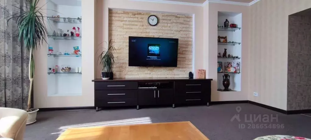 Коттедж в Кемеровская область, Мыски ул. Рябиновая (264 м) - Фото 1