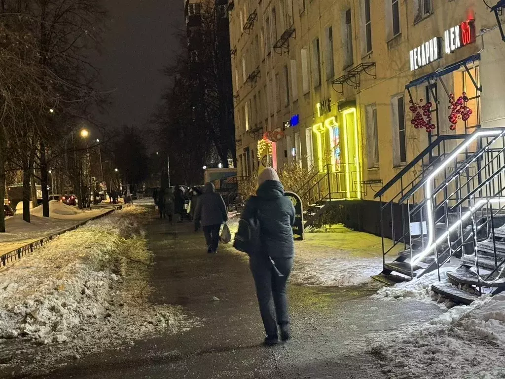 Торговая площадь в Санкт-Петербург бул. Новаторов, 17 (20 м) - Фото 1