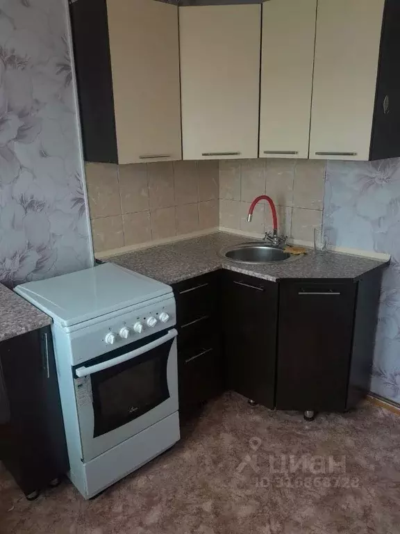 2-к кв. Иркутская область, Усолье-Сибирское Комсомольский просп., 75 ... - Фото 0