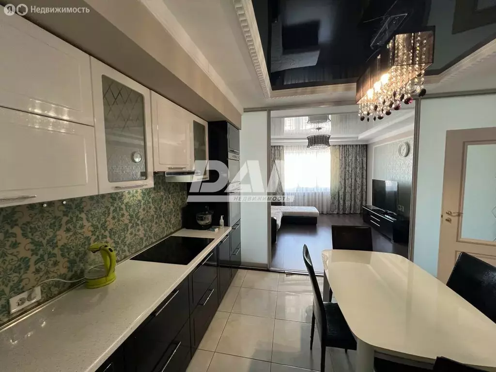 2-комнатная квартира: Челябинск, Комсомольский проспект, 19А (72 м) - Фото 1