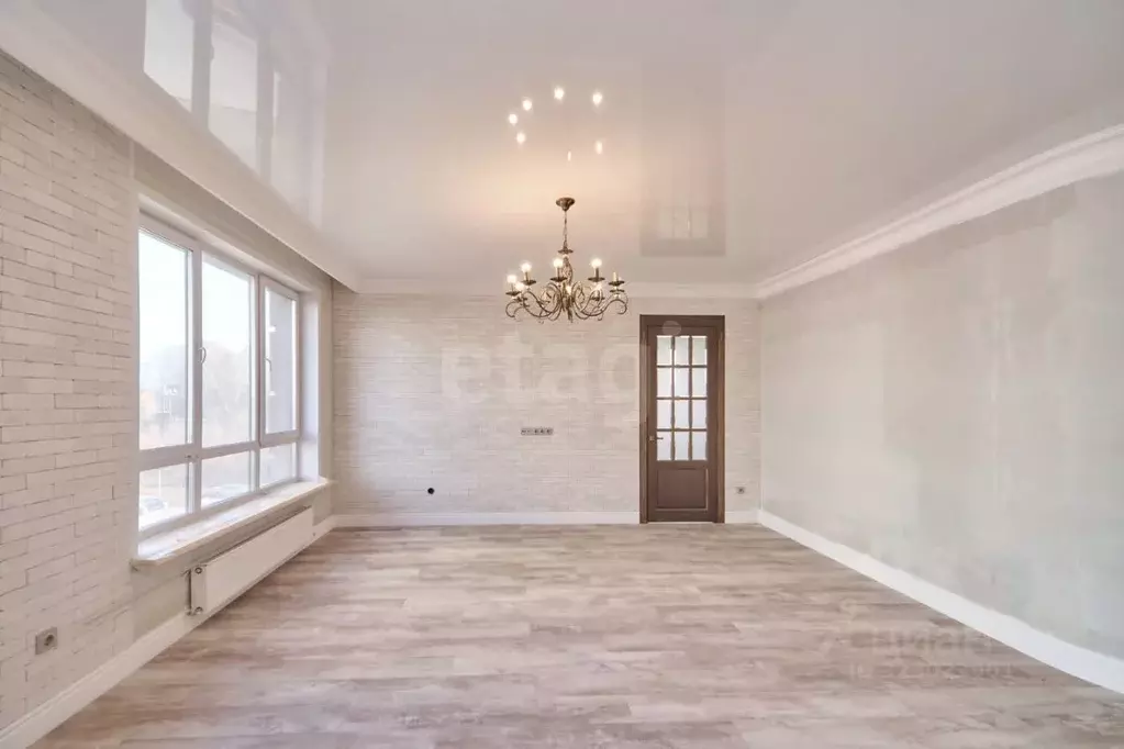 2-к кв. Кемеровская область, Кемерово ул. Дружбы, 28/6 (75.3 м) - Фото 1