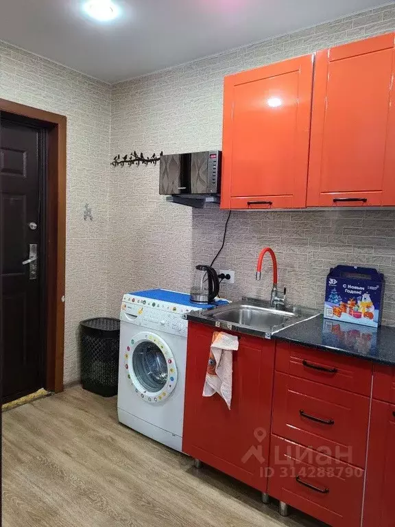 Комната Свердловская область, Екатеринбург ул. Шишимская, 22 (18.1 м) - Фото 1