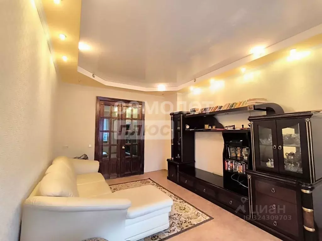 3-к кв. Омская область, Омск ул. Красных Зорь, 54 (81.0 м) - Фото 2