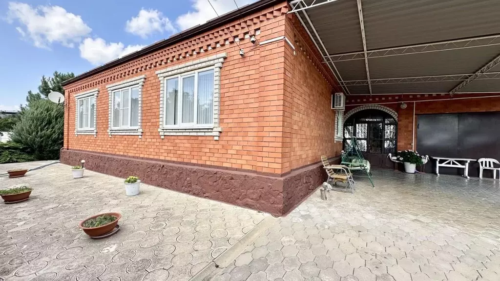 Дом в Краснодарский край, Курганинск Лучезарная ул. (177 м) - Фото 0