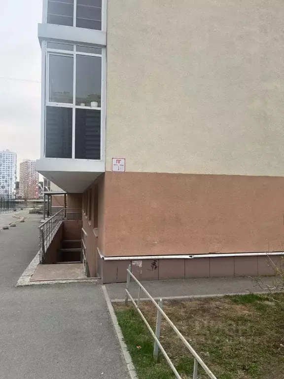 Помещение свободного назначения в Свердловская область, Екатеринбург ... - Фото 0
