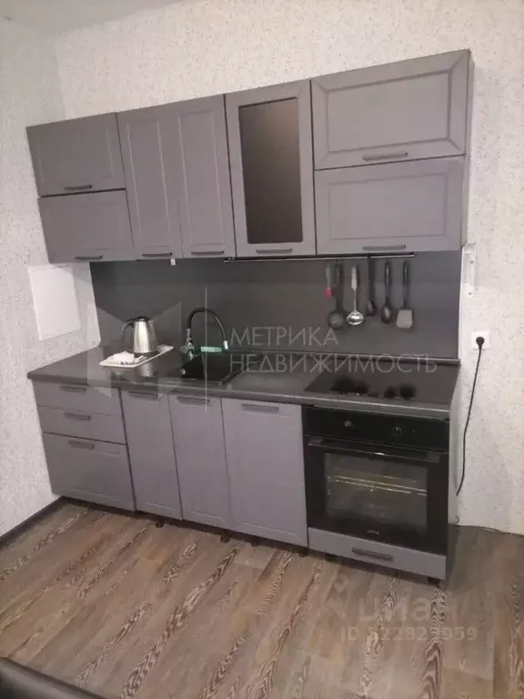 1-к кв. Тюменская область, Тюмень ул. Парада Победы, 9 (33.0 м) - Фото 1