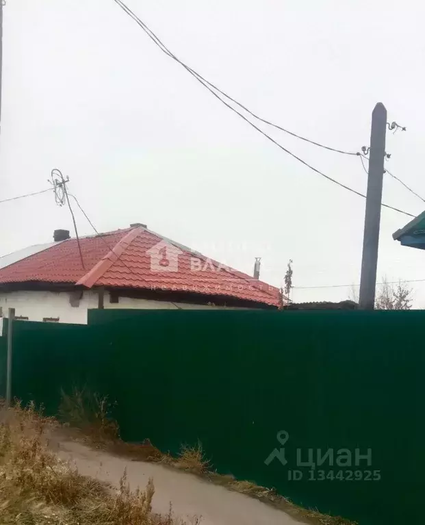 Дом в Омская область, Омск пос. Каржас, проезд 5-й Тюкалинский (33 м) - Фото 0