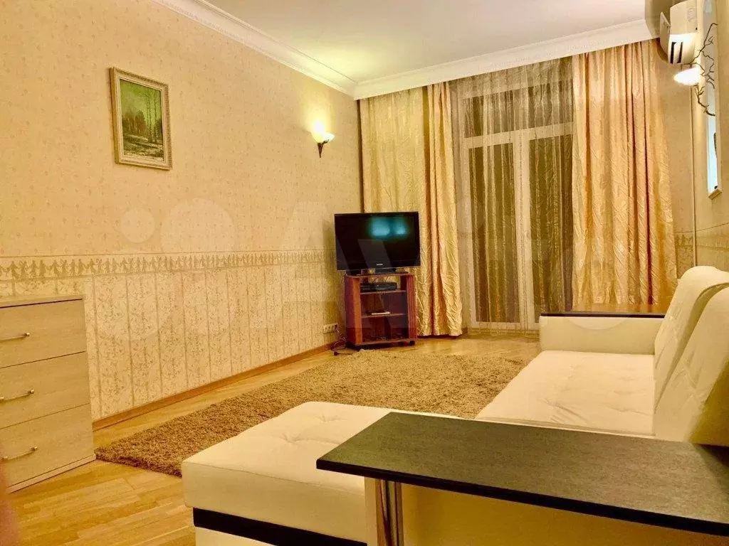 1-к. квартира, 41 м, 9/10 эт. - Фото 1