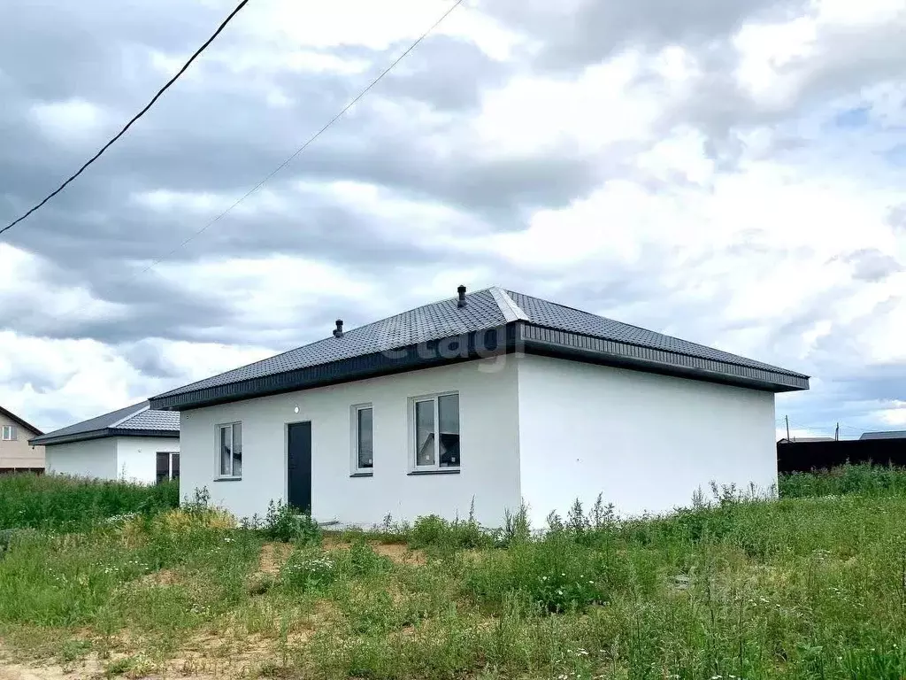 Дом в Свердловская область, Полевской муниципальный округ, с. ... - Фото 1