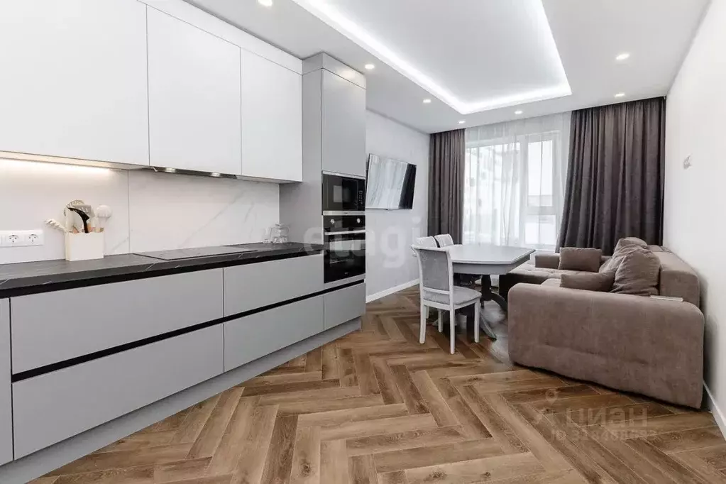 3-к кв. Свердловская область, Екатеринбург ул. Войкова, 15 (85.9 м) - Фото 0