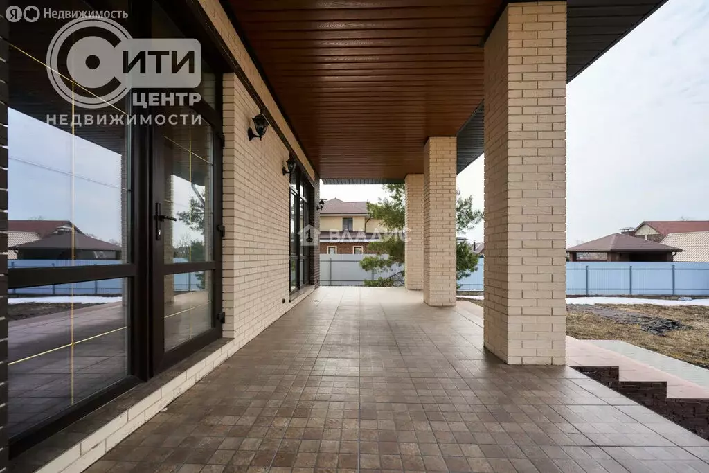 Дом в село Ямное, улица Генерала Слепцова, 15 (441.2 м) - Фото 1