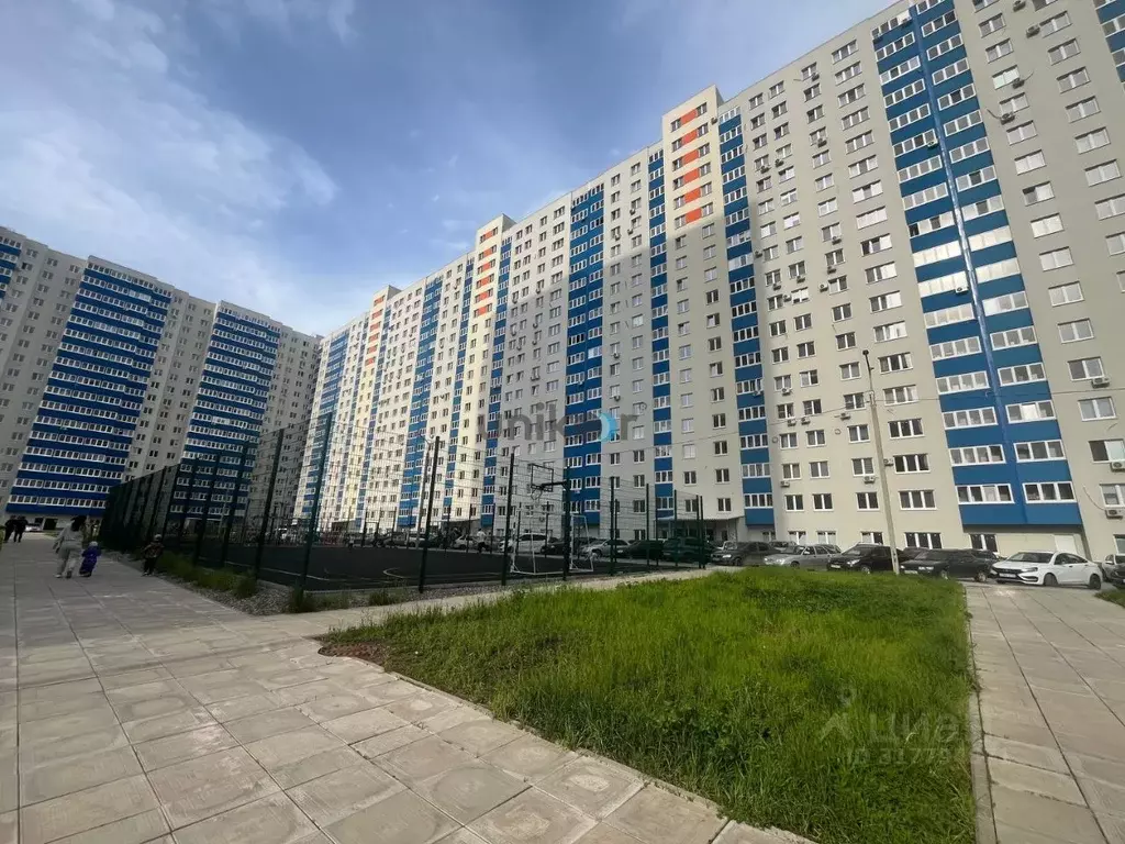 3-к кв. Башкортостан, Уфа ул. Летчика Кобелева, 1 (64.1 м) - Фото 0