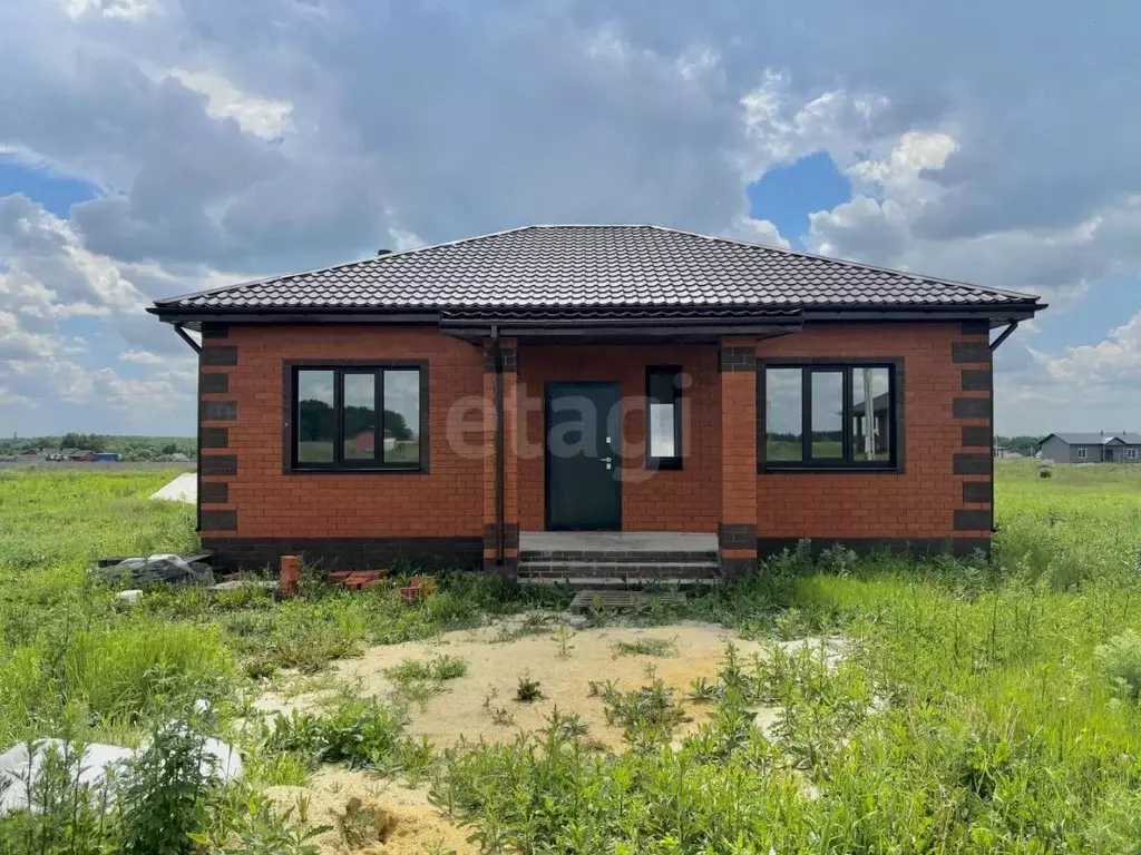 Дом в Белгородская область, Строитель Яковлевский городской округ, ... - Фото 1