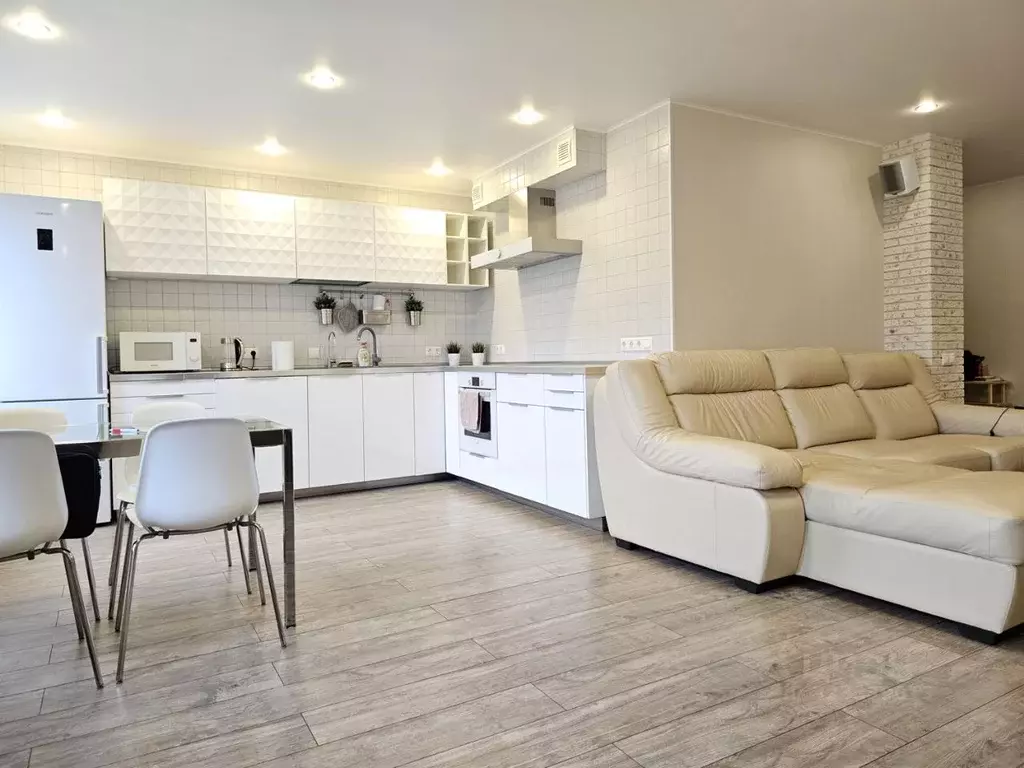 3-к кв. Нижегородская область, Нижний Новгород Ошарская ул., 98 (89.0 ... - Фото 0