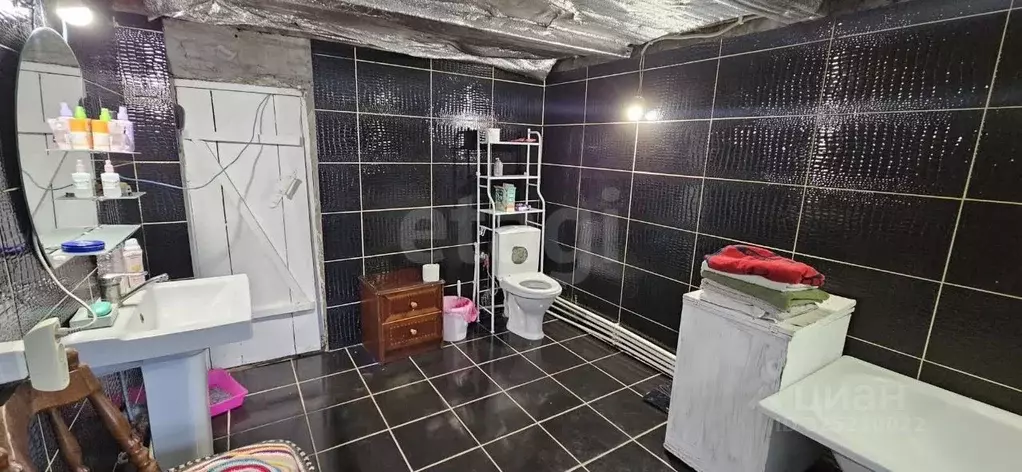 Дом в Краснодарский край, Белореченский район, пос. Южный ул. ... - Фото 1