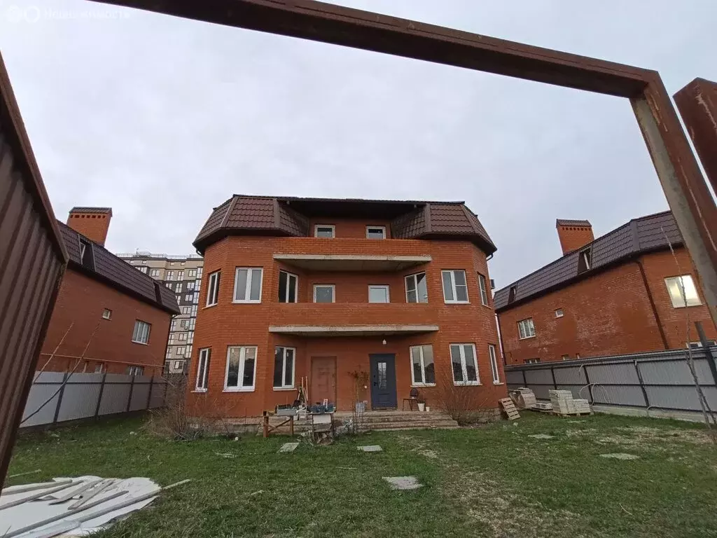 Дом в посёлок городского типа Яблоновский, Юбилейная улица, 67 (290 м) - Фото 2