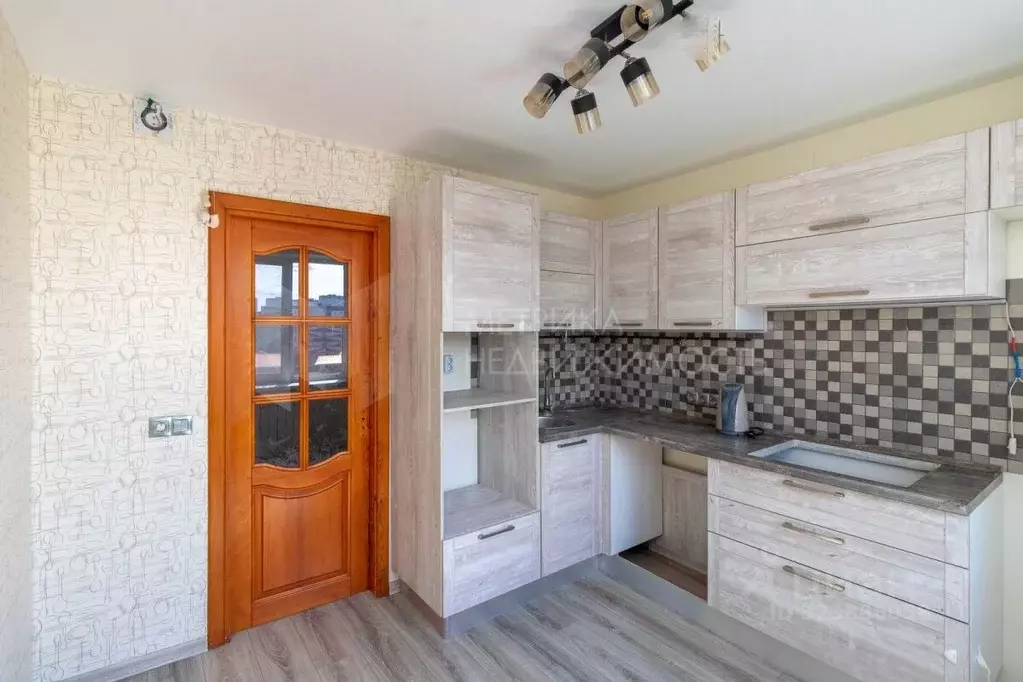 2-к кв. Тюменская область, Тюмень ул. Газовиков, 29 (50.6 м) - Фото 1