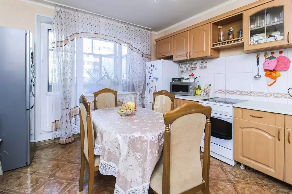 3-к кв. Тюменская область, Тюмень ул. Монтажников, 19 (90.5 м) - Фото 0