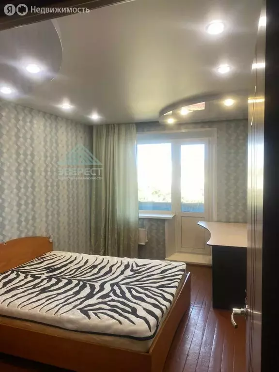 4-комнатная квартира: Абакан, улица Лермонтова, 8 (77 м) - Фото 0