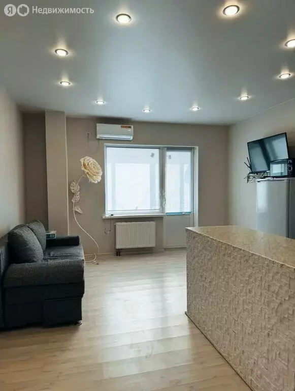 Квартира-студия: Волгоград, район Семь Ветров, бульвар 30-летия ... - Фото 1