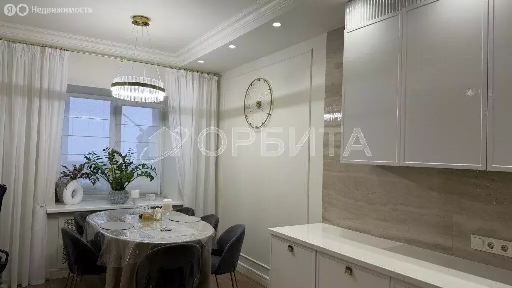 2-комнатная квартира: Тюмень, улица 50 лет Октября, 29 (98 м) - Фото 2