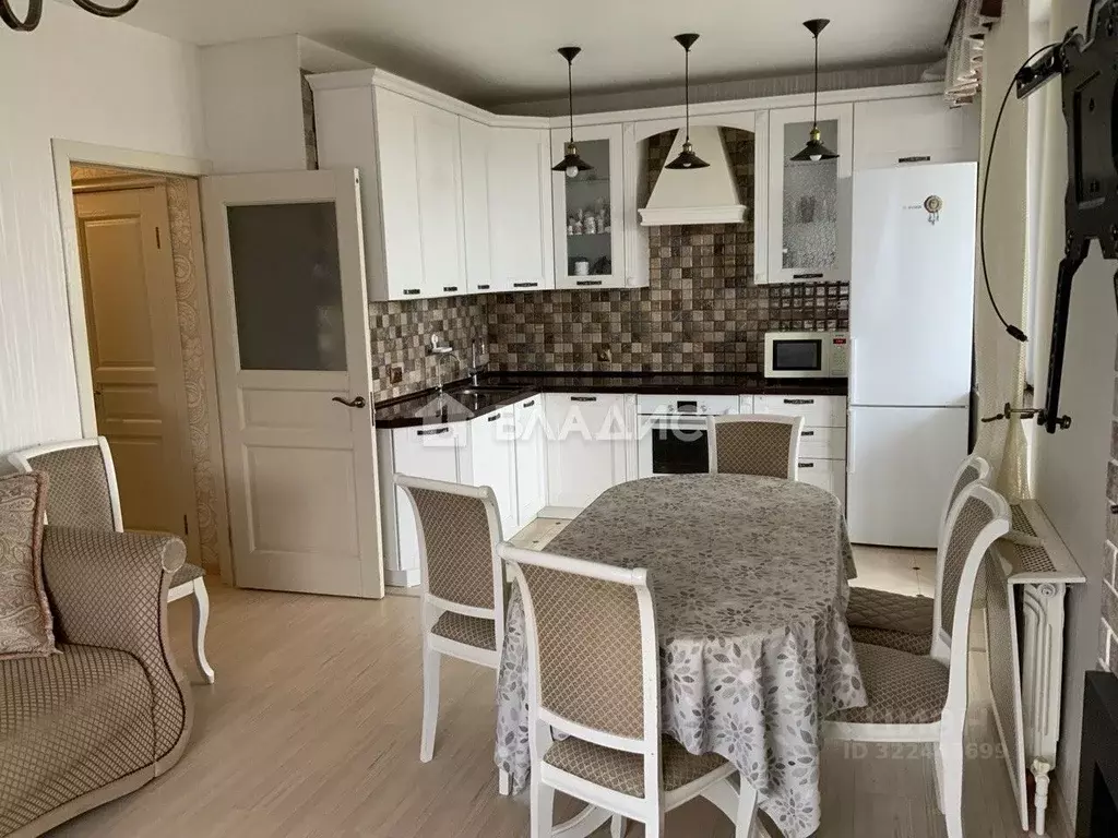 3-к кв. Белгородская область, Белгород Садовая ул., 118ж (72.1 м) - Фото 1