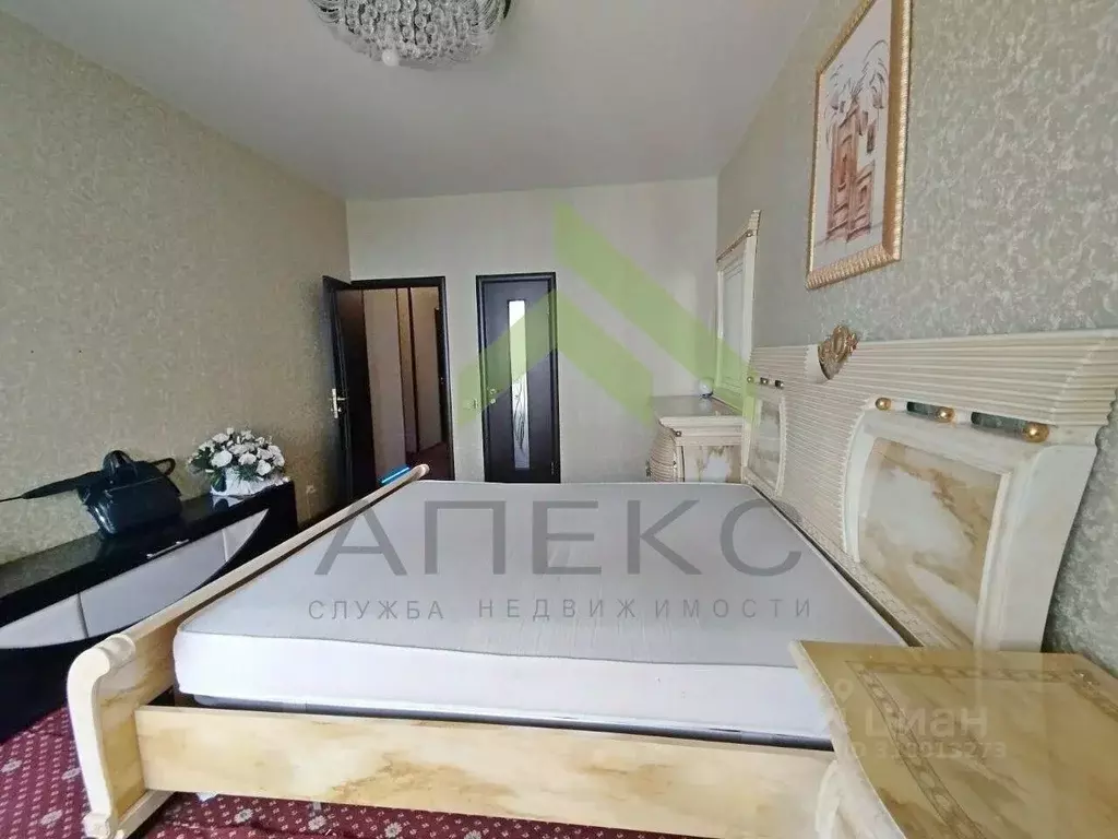 2-к кв. Воронежская область, Воронеж просп. Патриотов, 1е (82.0 м) - Фото 1
