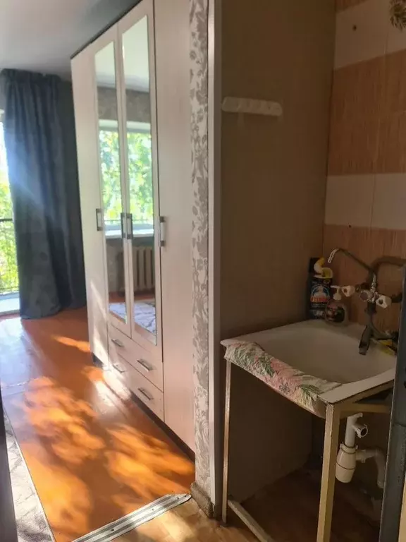 Комната Свердловская область, Екатеринбург пер. Выездной, 4 - Фото 2