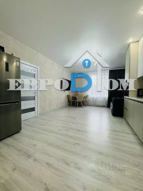 2-к кв. Омская область, Омск Омская ул., 77/2 (57.7 м) - Фото 1