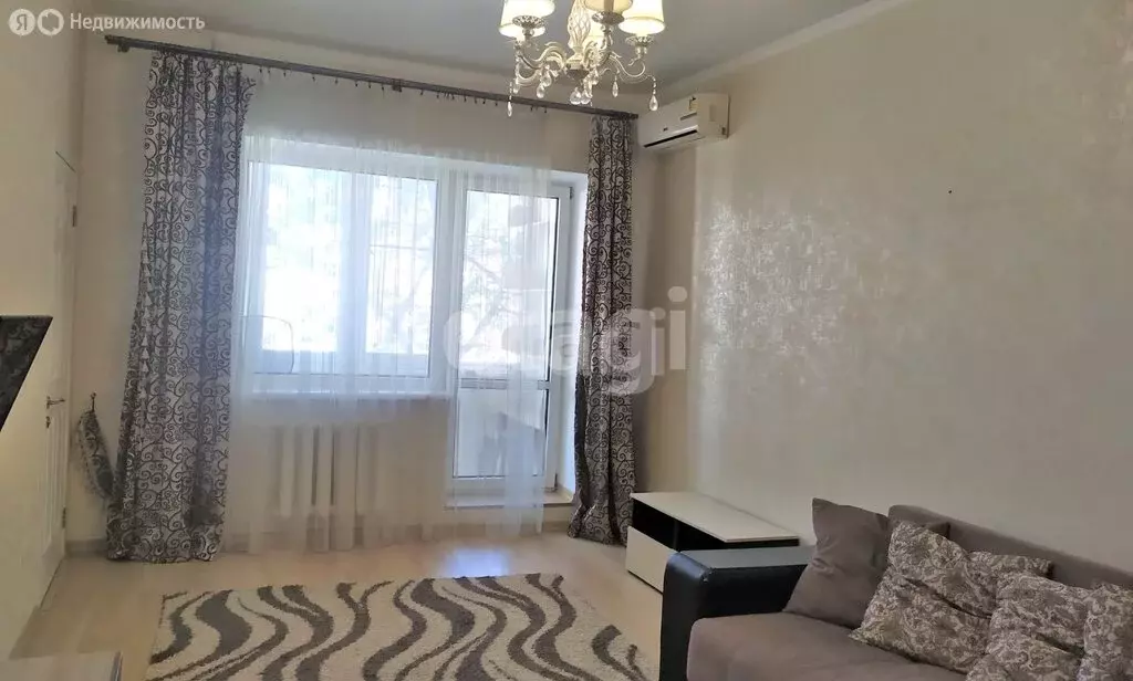 2-комнатная квартира: Симферополь, Петропавловская улица, 5 (58 м) - Фото 1