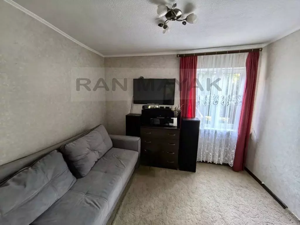 2-к кв. Адыгея, Майкоп Петровский пер., 11 (38.0 м) - Фото 1