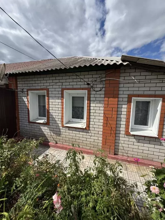 Дом в Белгородская область, Губкин Белгородская ул. (42 м) - Фото 1