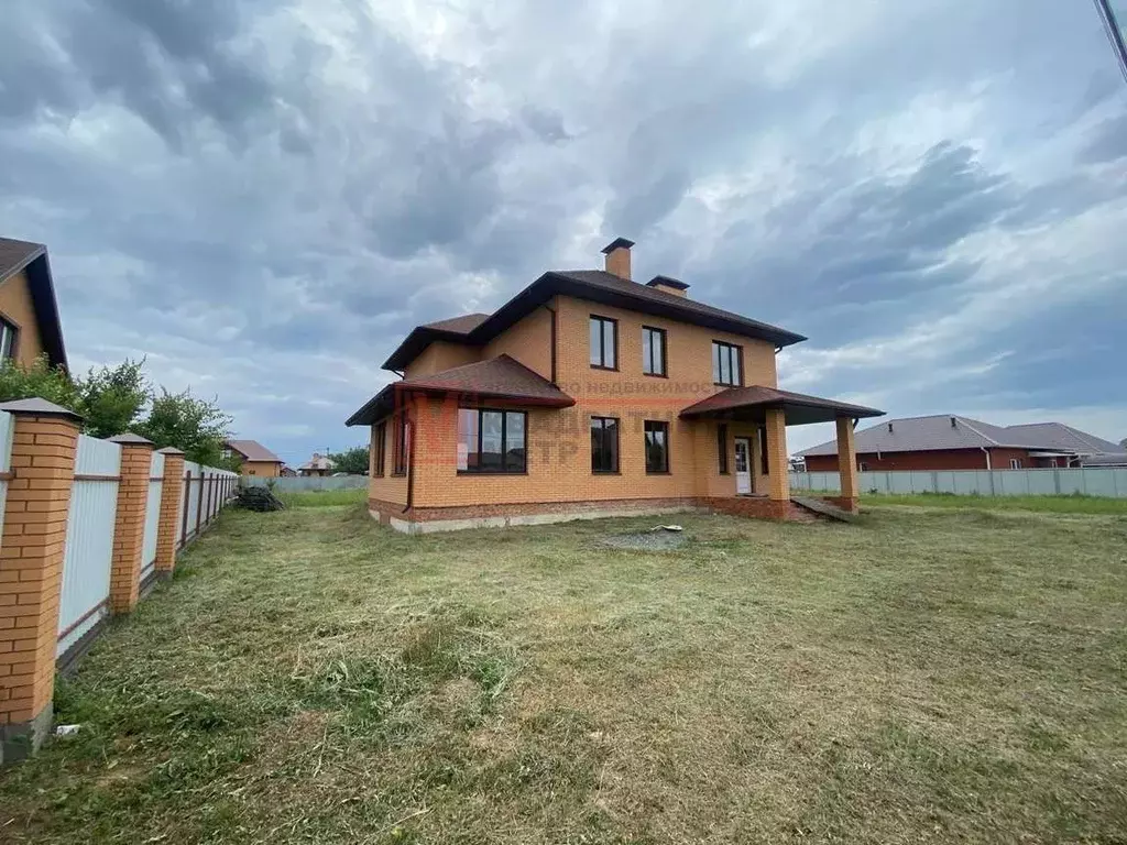 Дом в Белгородская область, Старый Оскол ул. Соборная, 27 (200 м) - Фото 1