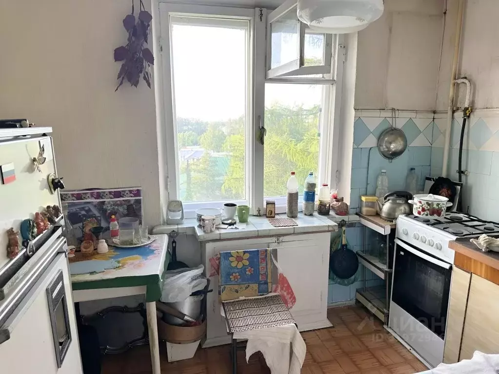 Комната Челябинская область, Челябинск ул. Куйбышева, 27 (12.0 м) - Фото 1