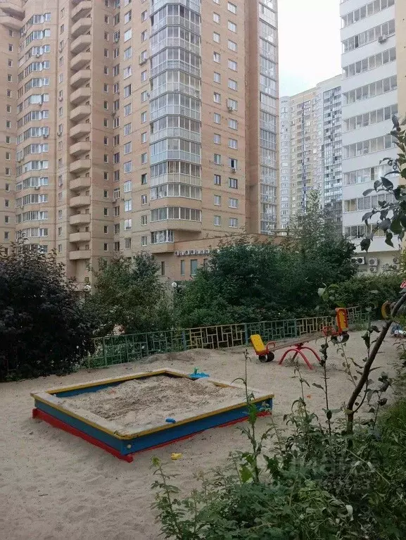 3-к кв. Свердловская область, Екатеринбург ул. Циолковского, 57 (73.7 ... - Фото 0