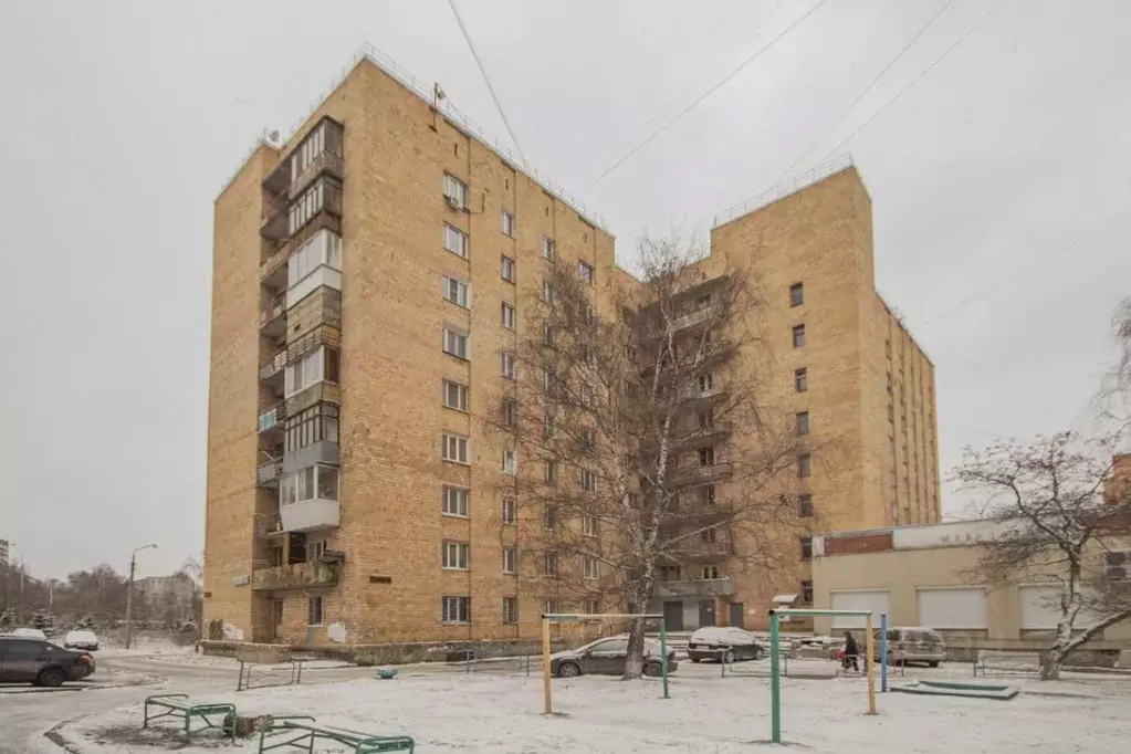 Комната Свердловская область, Екатеринбург ул. Репина, 21 (16.0 м) - Фото 1