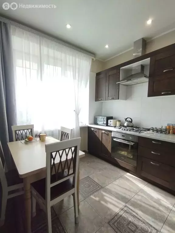 2-комнатная квартира: Омск, улица Серова, 1В (54.1 м) - Фото 2