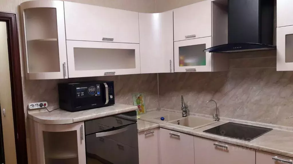 3-к кв. Сахалинская область, Южно-Сахалинск ул. М.А. Пуркаева, 35 ... - Фото 1