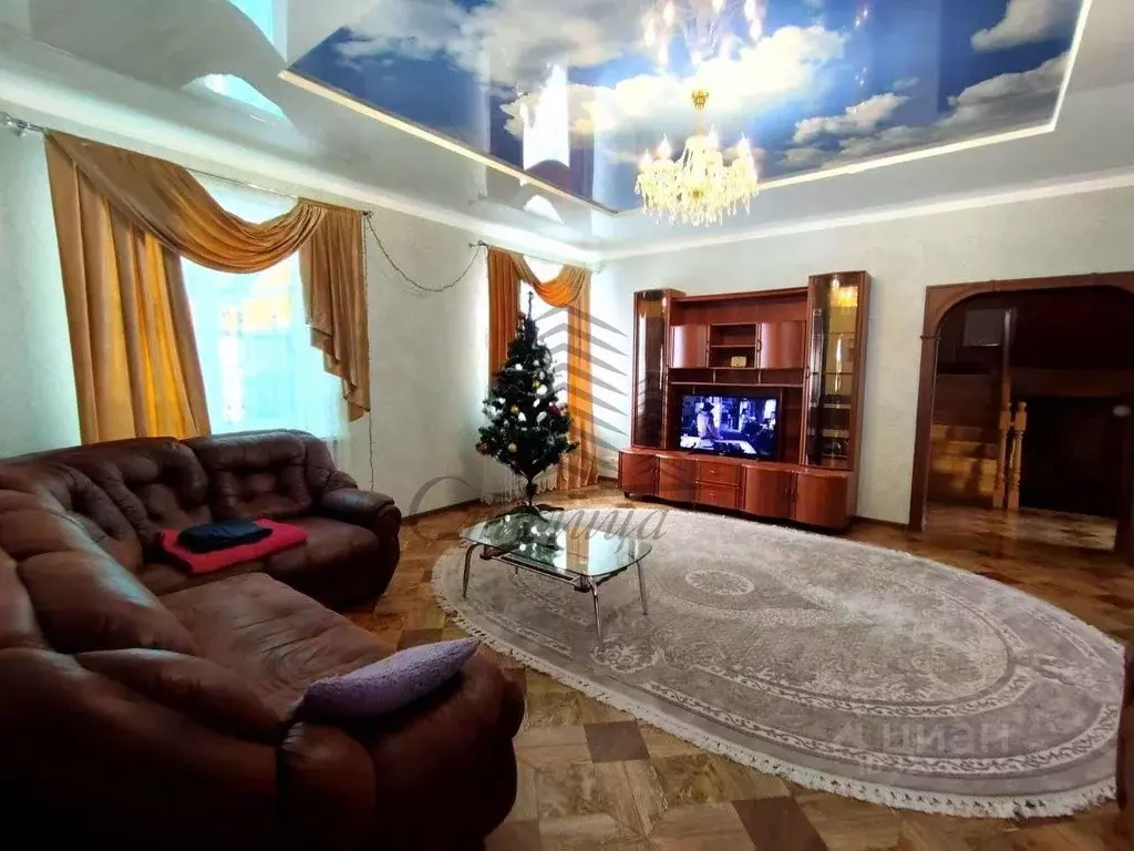 Коттедж в Белгородская область, Старый Оскол ул. Ленина (250 м) - Фото 1