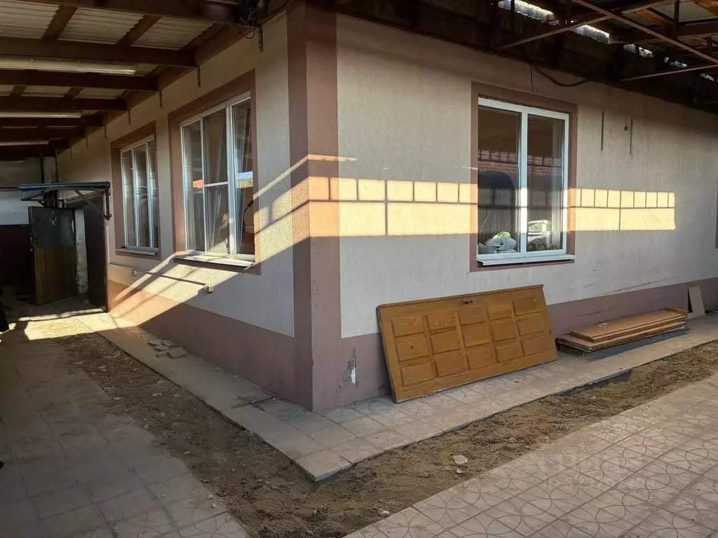 Дом в Адыгея, Тахтамукайский район, Яблоновский пгт Путевая ул. (215 ... - Фото 2