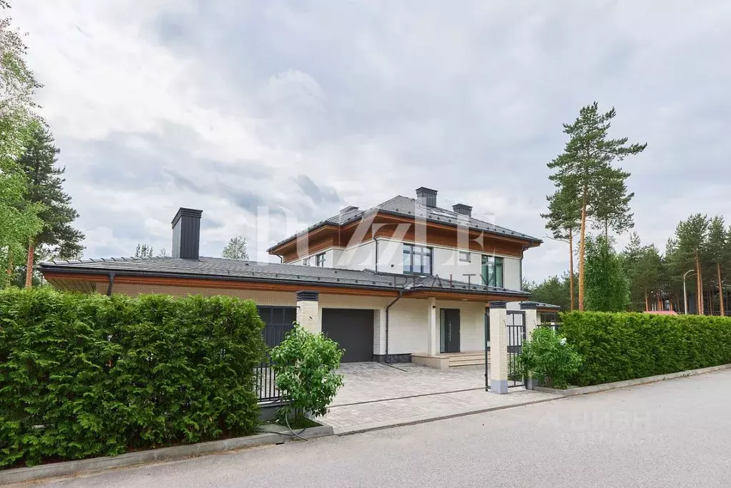 Дом в Ленинградская область, Всеволожский район, Бугровское городское ... - Фото 1