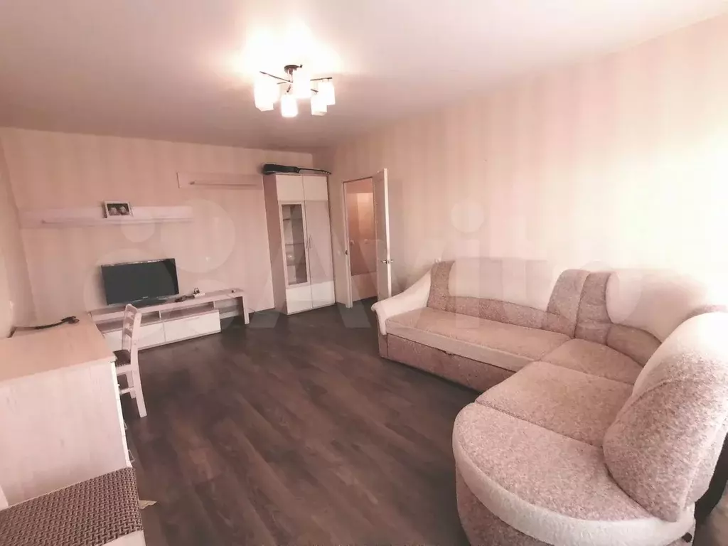 1-к. квартира, 42 м, 2/9 эт. - Фото 1