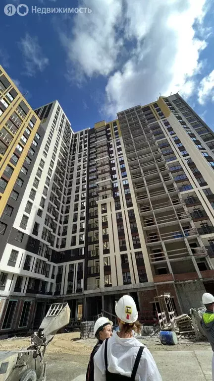 3-комнатная квартира: Екатеринбург, улица Учителей, 33/3 (82.5 м) - Фото 0