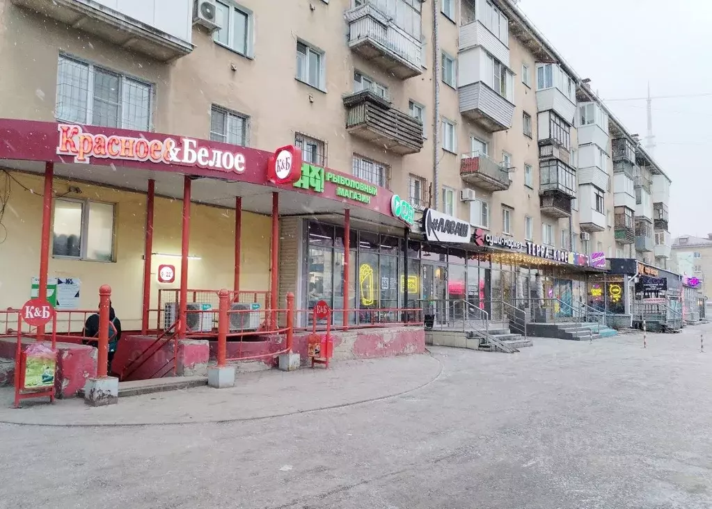 Помещение свободного назначения в Омская область, Омск просп. Мира, 12 ... - Фото 1