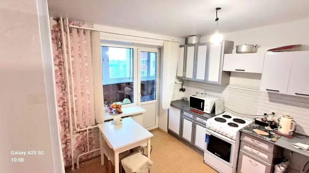 2-к кв. Удмуртия, Ижевск ул. Героя России Ильфата Закирова, 3 (56.5 м) - Фото 1